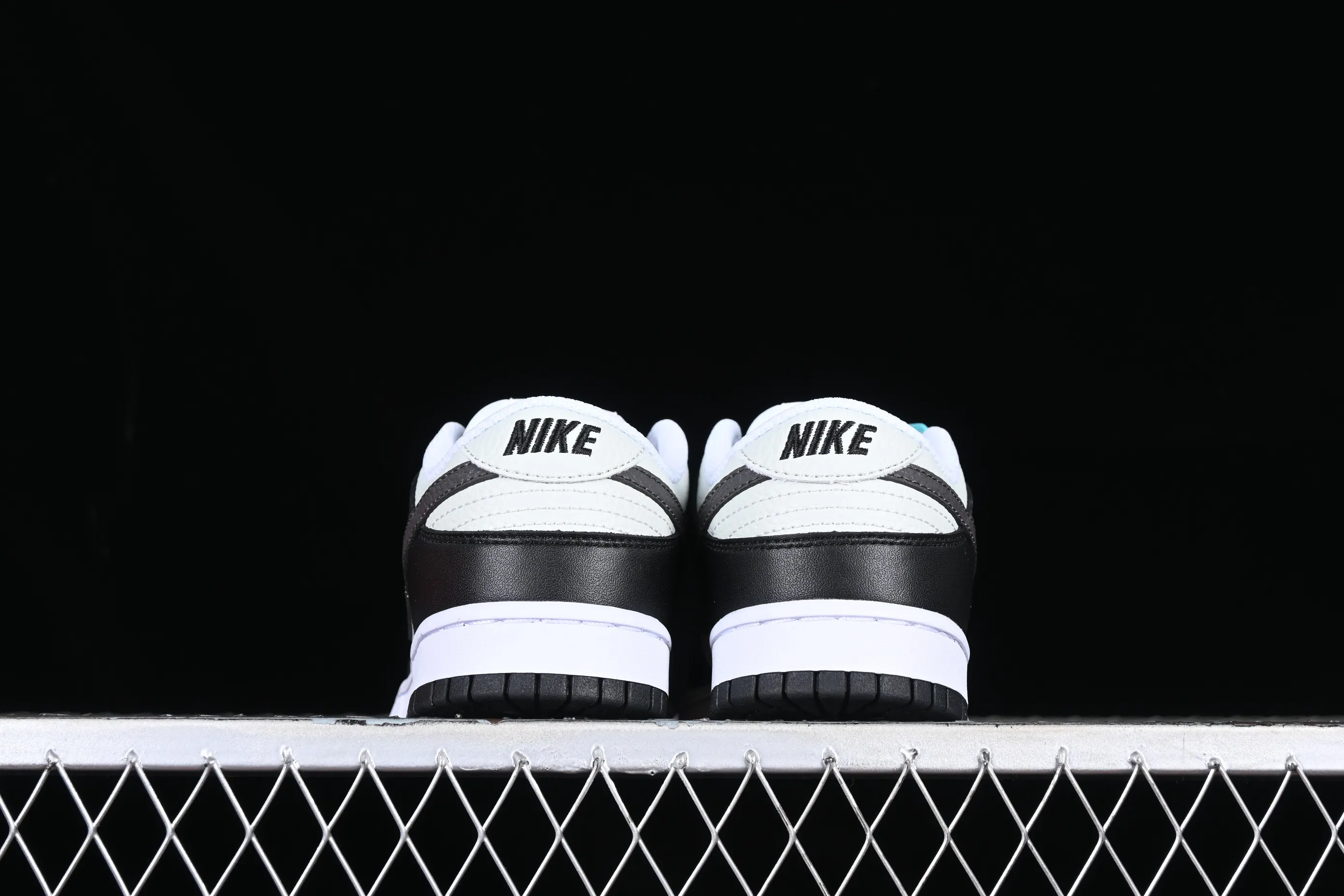 All categories Nk SB Dunk series Nk SB Dunk Low low-top sneakers Nk Dunk Low "Mini Orange Swoosh" SB low-top sports and leisure sneakers FN7808-001